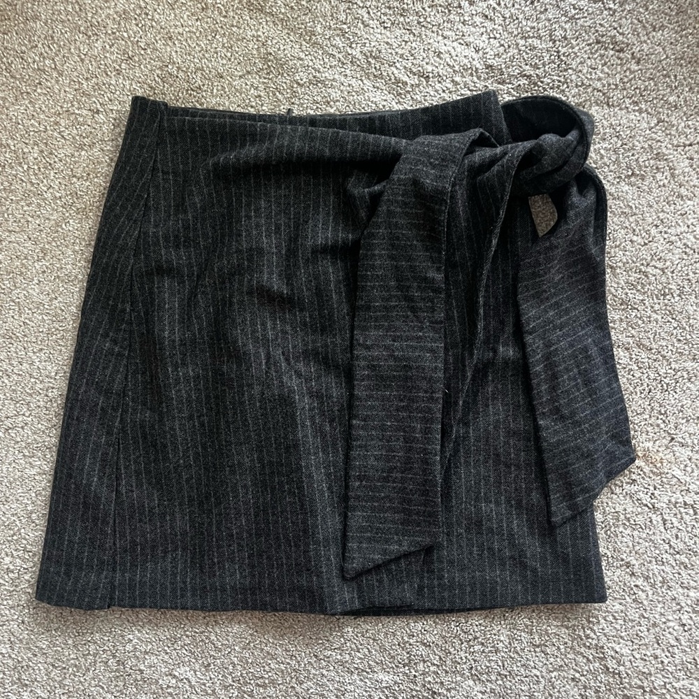 Aritzia skirt